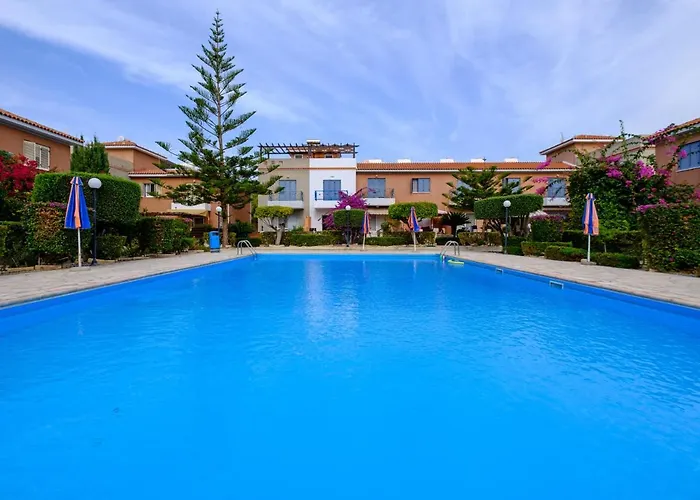 Nephele-Stylish 2Bd Townhouse In Kato Paphos
